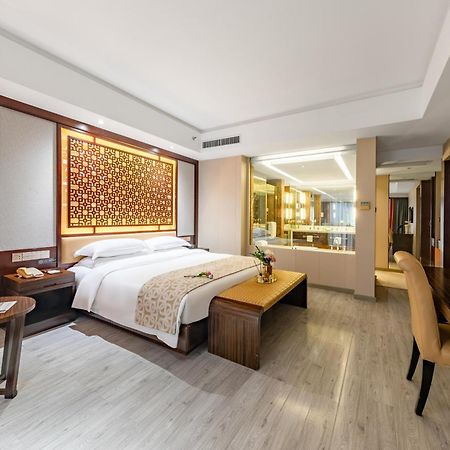 King Royal Hotel Yunfu Exterior photo
