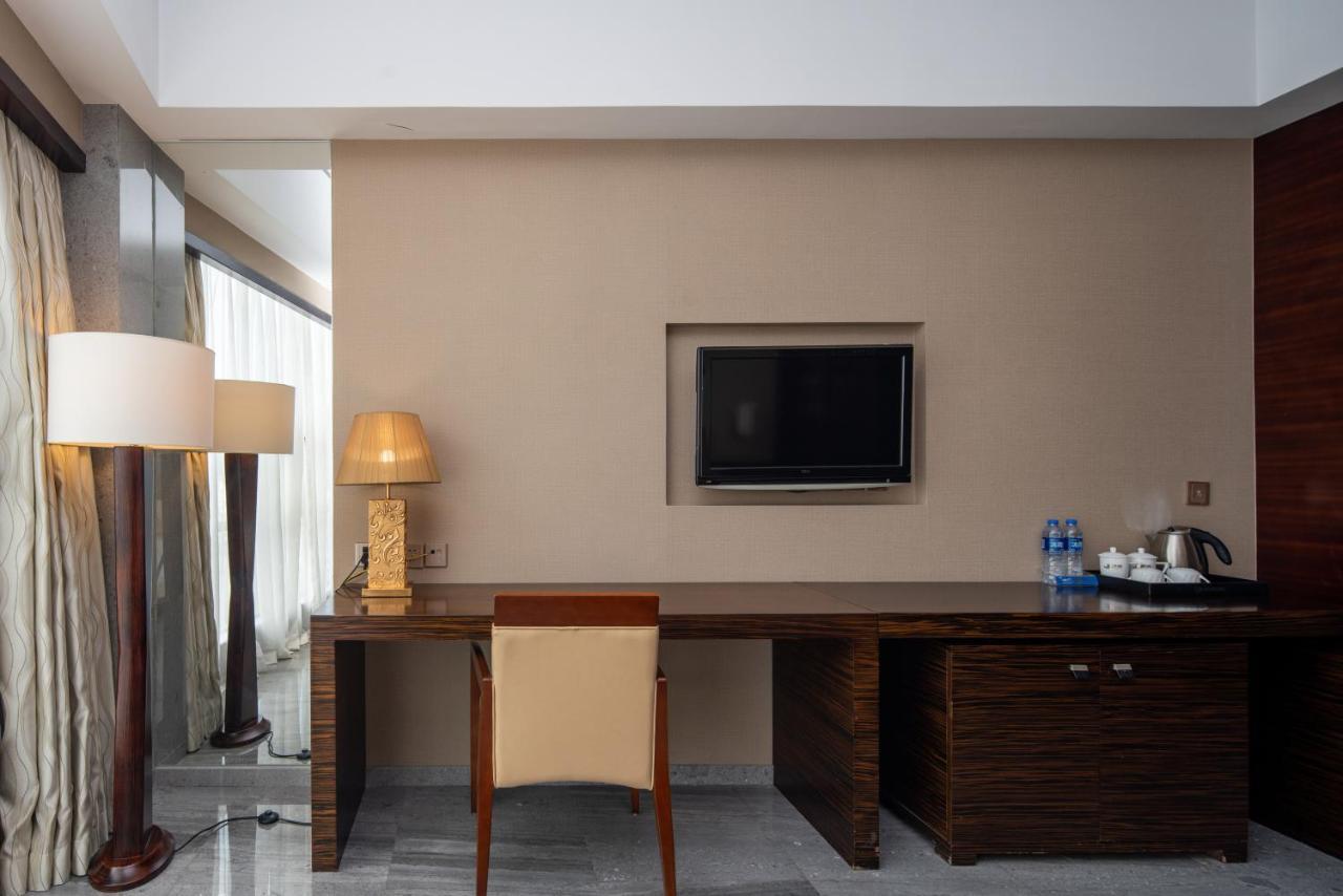 King Royal Hotel Yunfu Exterior photo