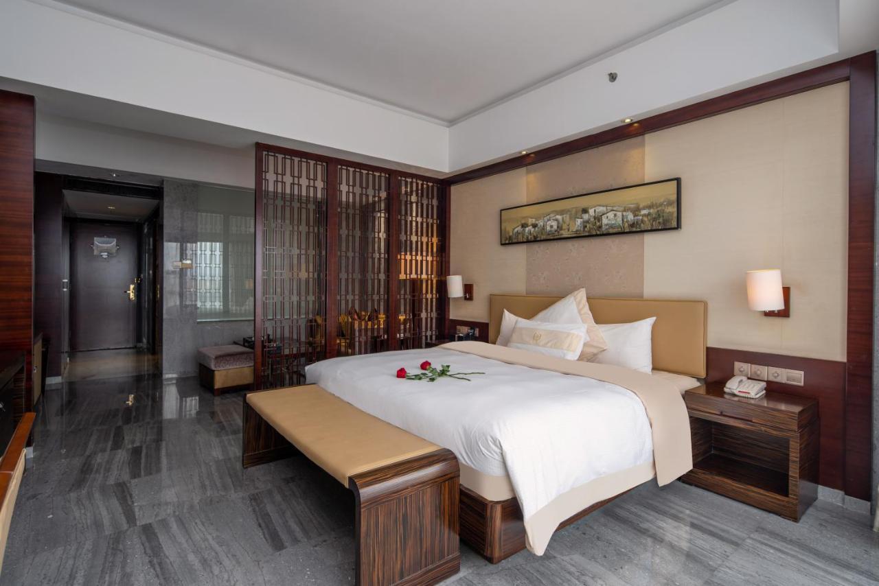 King Royal Hotel Yunfu Exterior photo