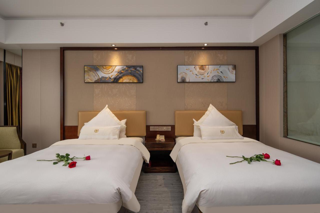 King Royal Hotel Yunfu Exterior photo