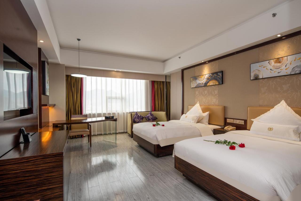 King Royal Hotel Yunfu Exterior photo