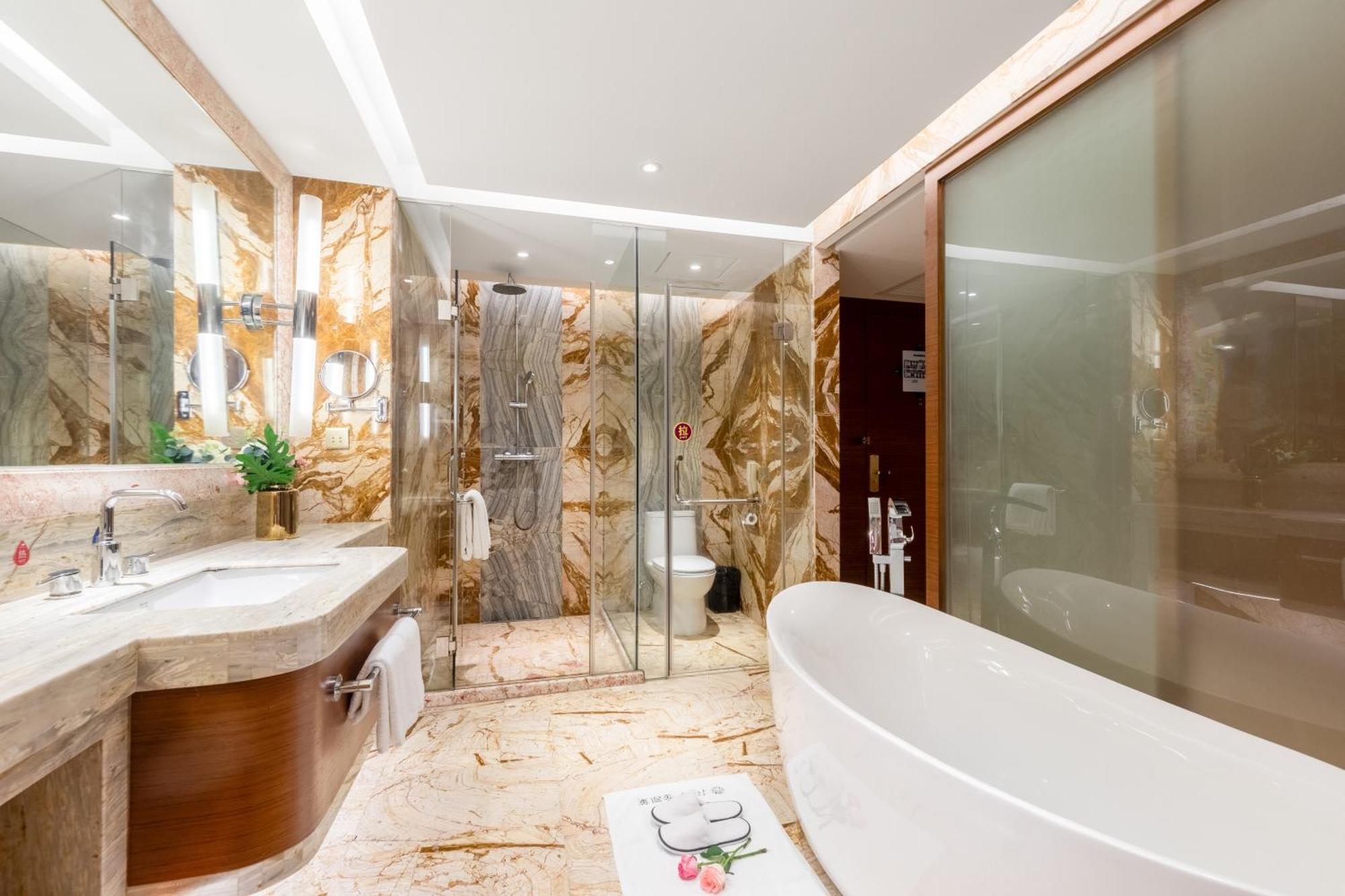 King Royal Hotel Yunfu Exterior photo