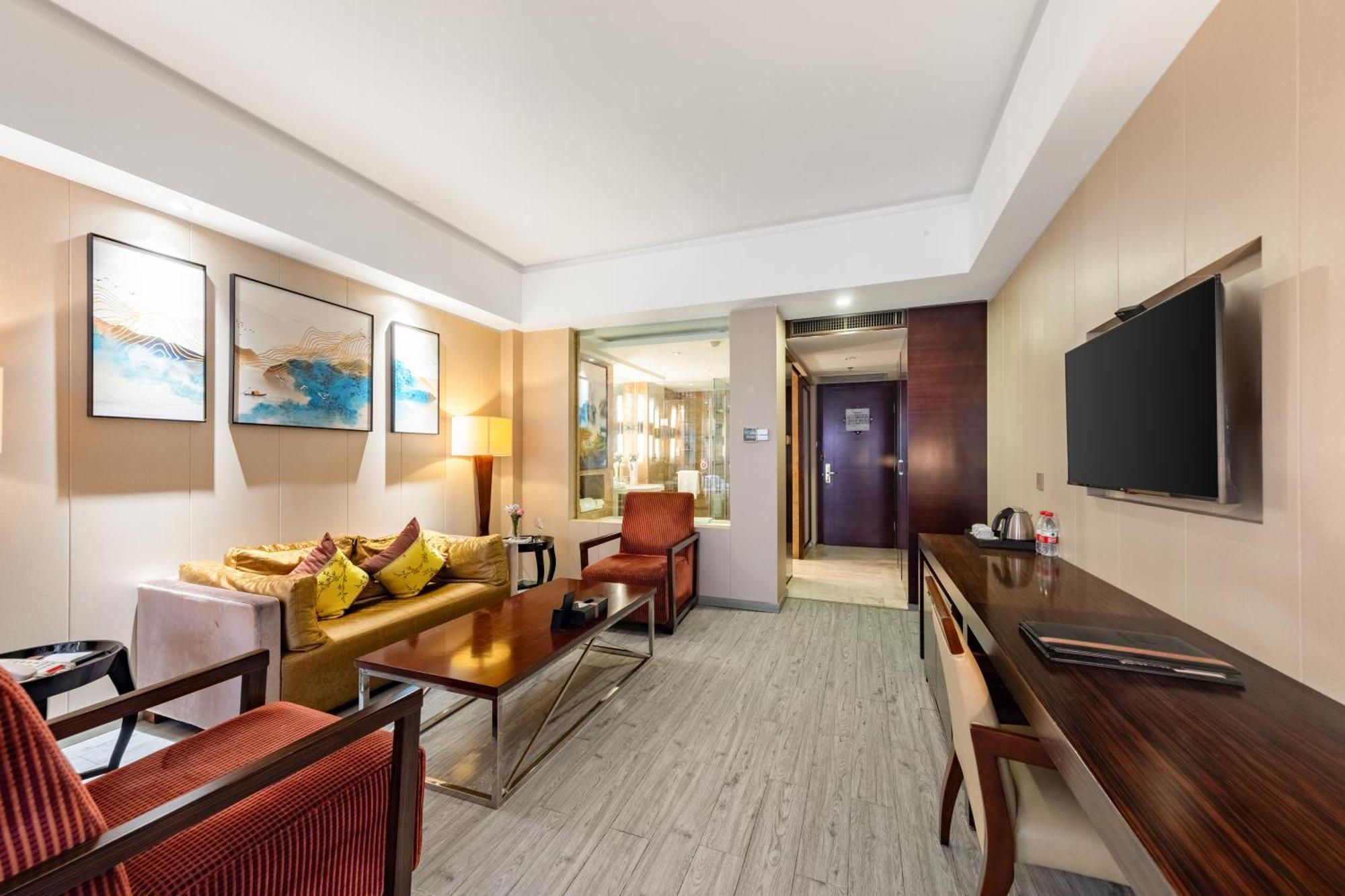 King Royal Hotel Yunfu Exterior photo