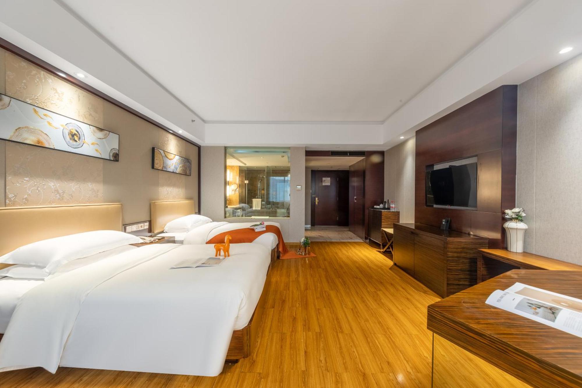King Royal Hotel Yunfu Exterior photo
