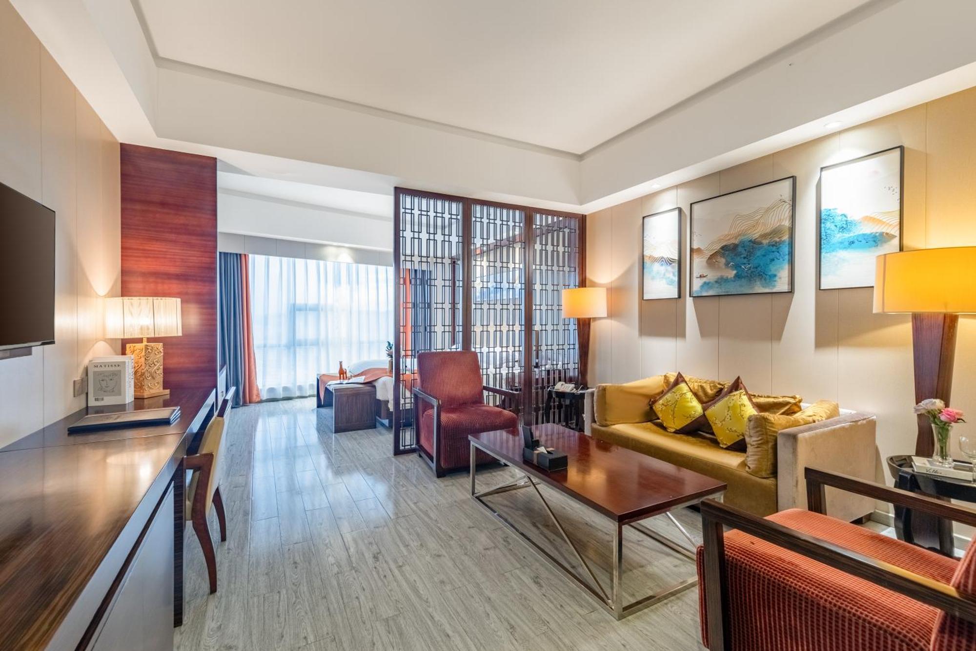 King Royal Hotel Yunfu Exterior photo